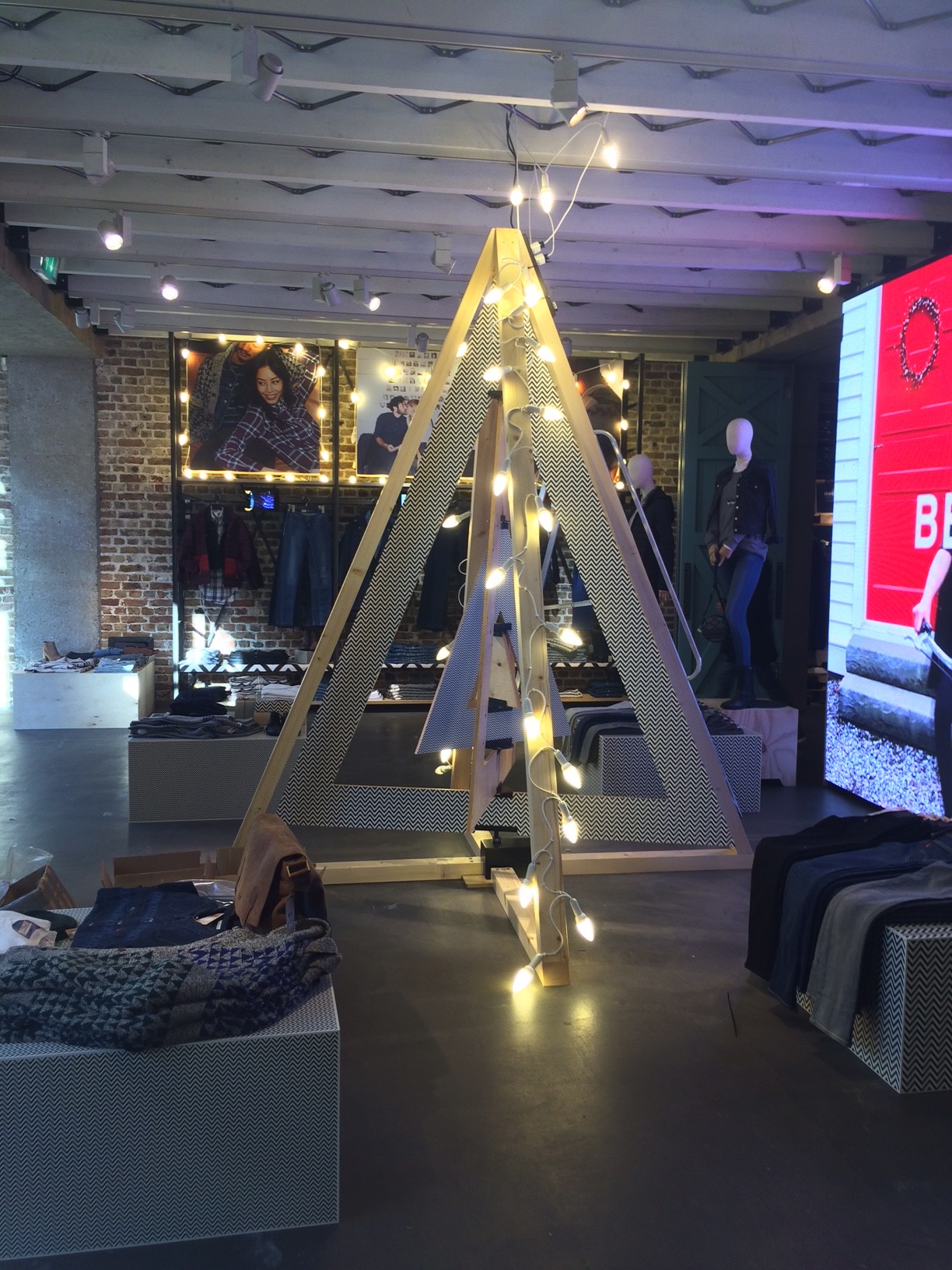 levis regents street